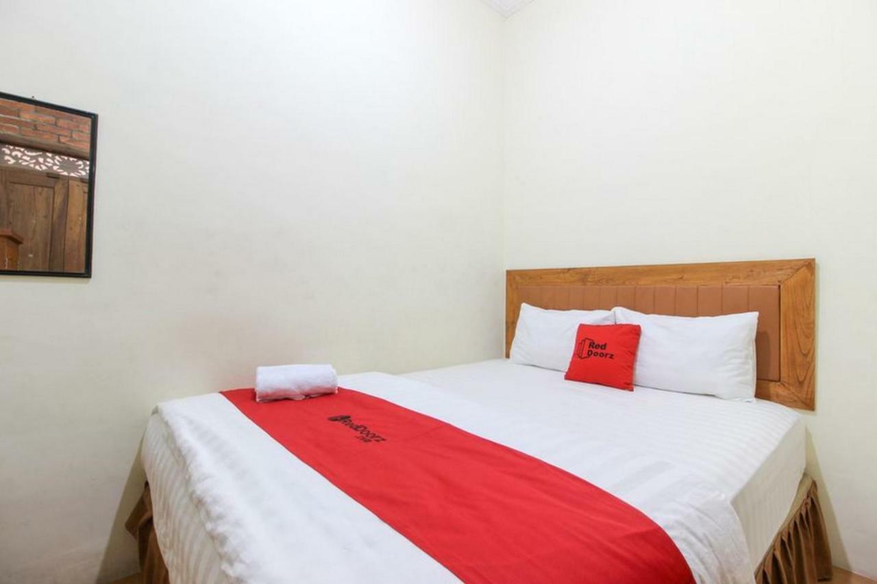Reddoorz Near Amikom Yogyakarta 2 Maguwo Экстерьер фото